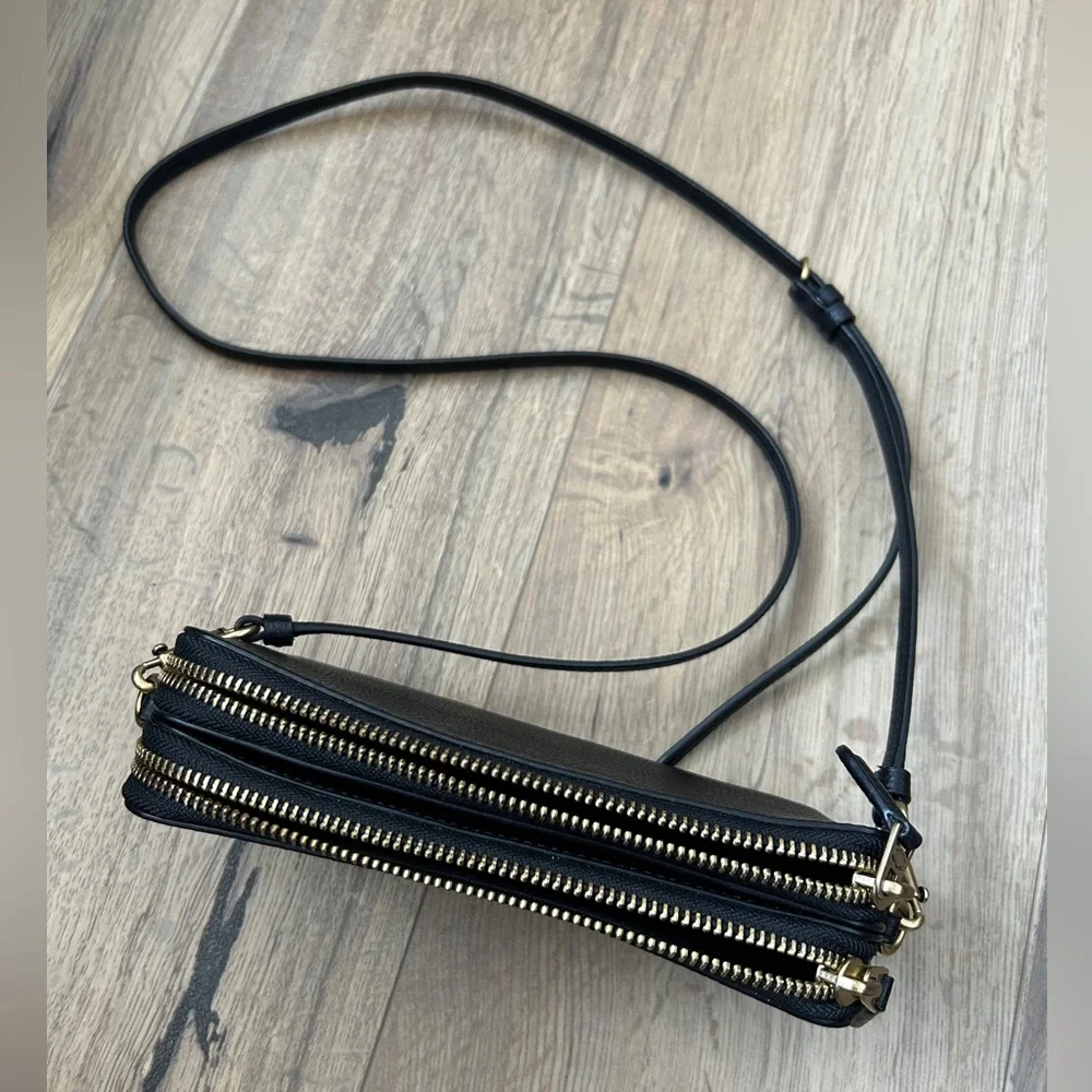 Like new Coach Kira Black Leather double zipper Crossbody Bag - Picture 2 of 3